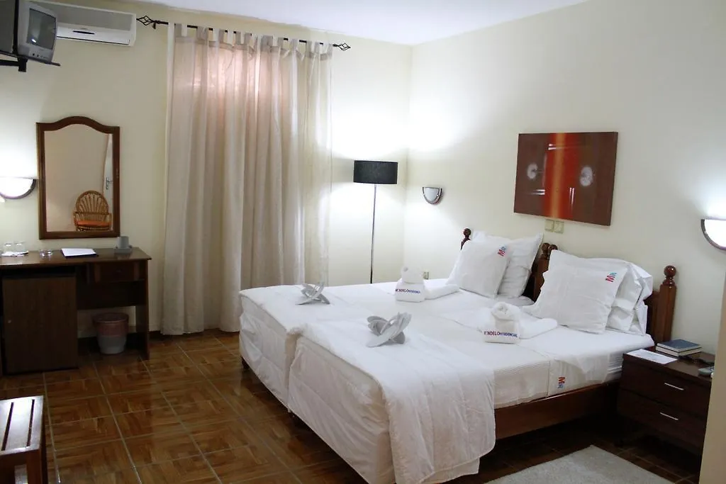 Mindelo Residencial Bed & Breakfast